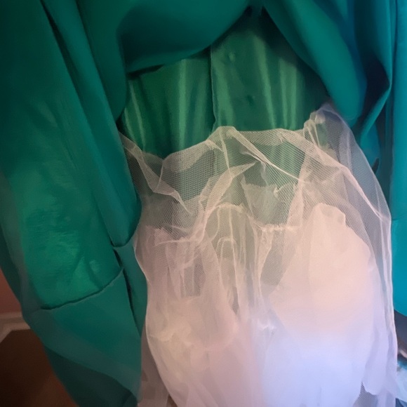 Emerald Green Sequin-Accent Prom Dress - Picture 6 of 6